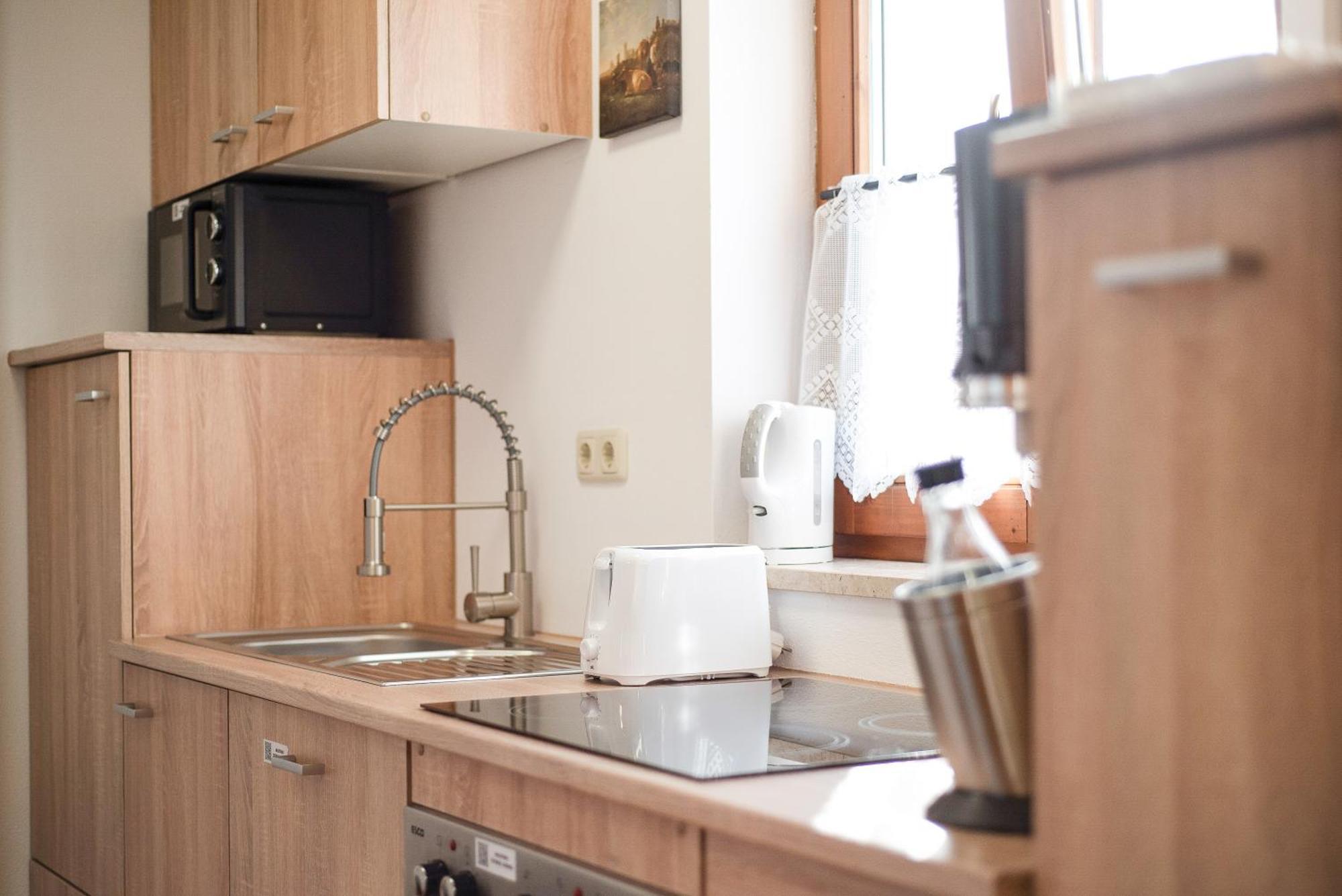 Apartament Fewo-lavees Moderne Zentrale Nahe Omv Wacker Kliniken Burg -eigener Eingang-schluesselloser Check In Burghausen