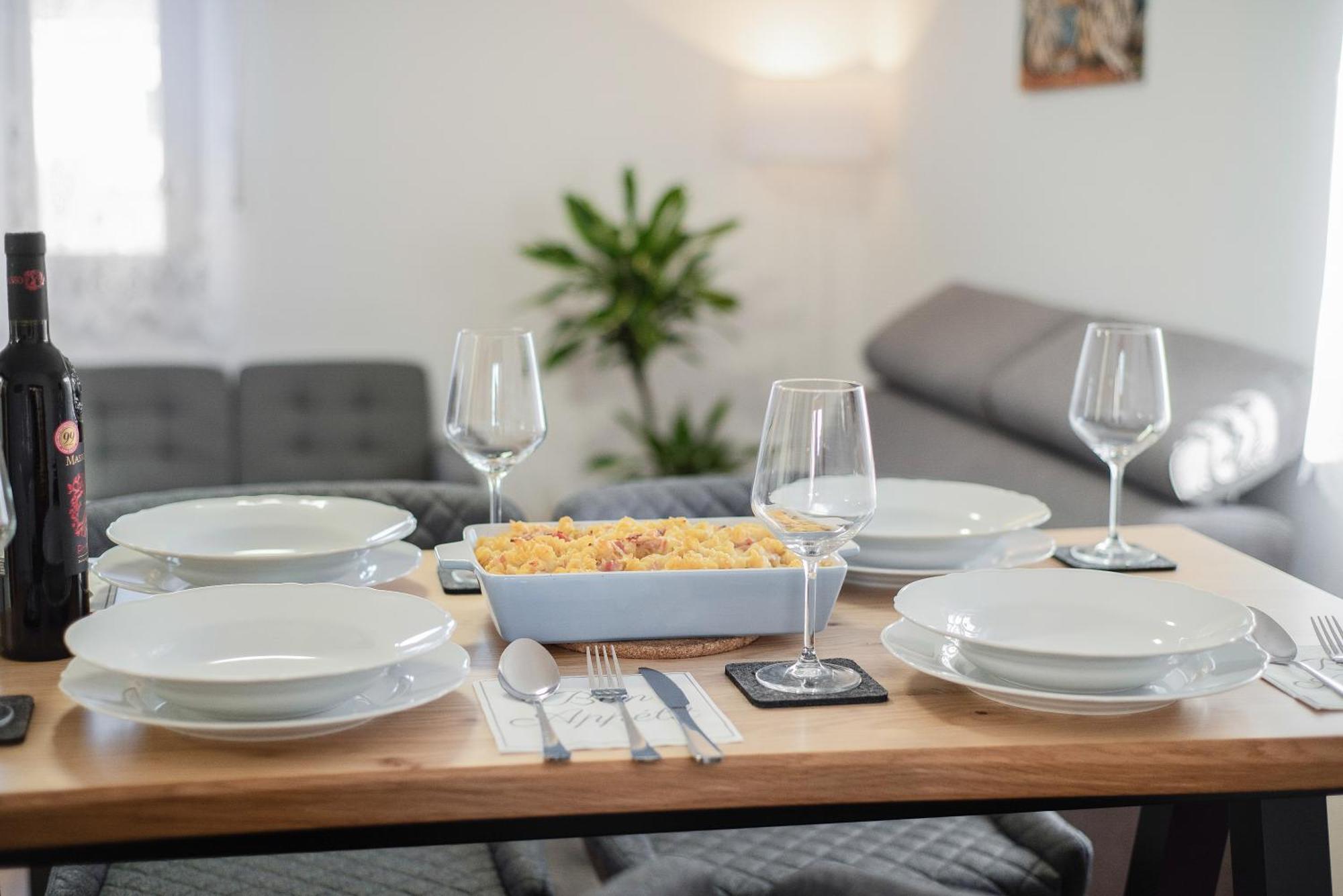 Apartament Fewo-lavees Moderne Zentrale Nahe Omv Wacker Kliniken Burg -eigener Eingang-schluesselloser Check In *