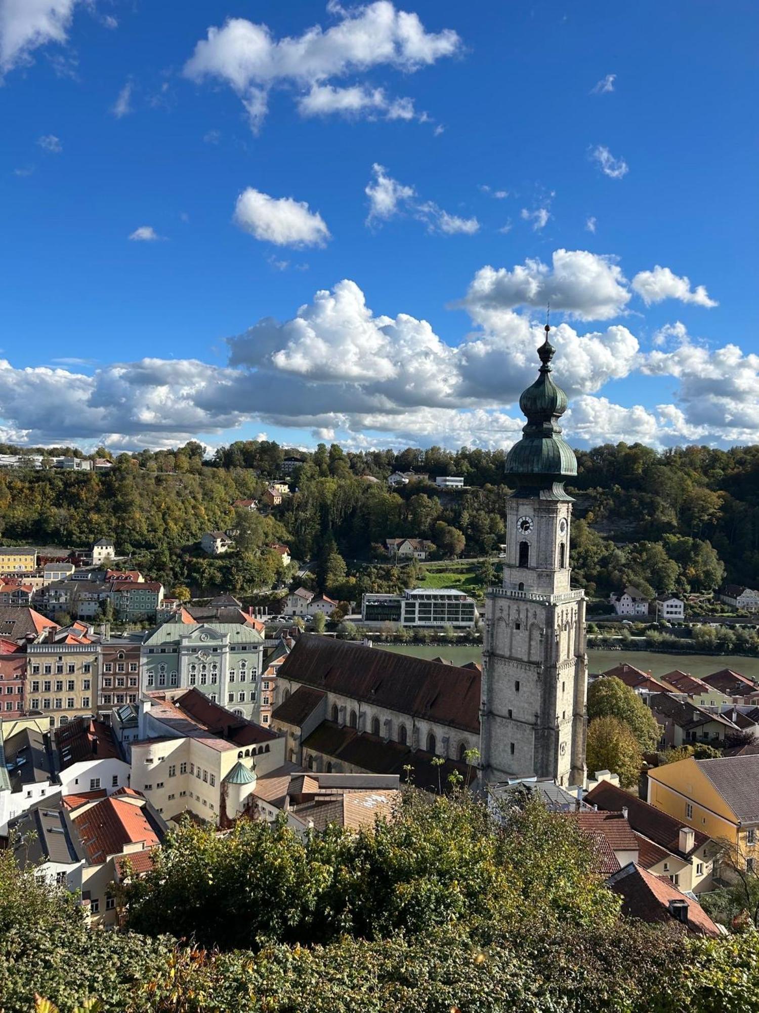 Apartament Fewo-lavees Moderne Zentrale Nahe Omv Wacker Kliniken Burg -eigener Eingang-schluesselloser Check In Burghausen