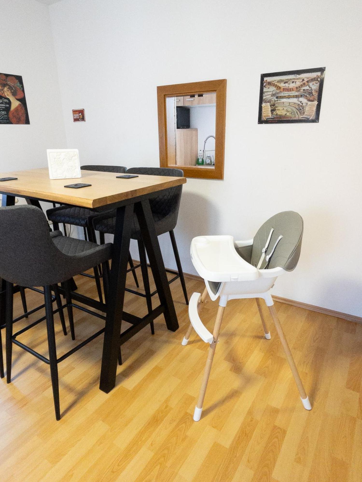 Fewo-lavees Moderne Zentrale Nahe Omv Wacker Kliniken Burg -eigener Eingang-schluesselloser Check In * Burghausen