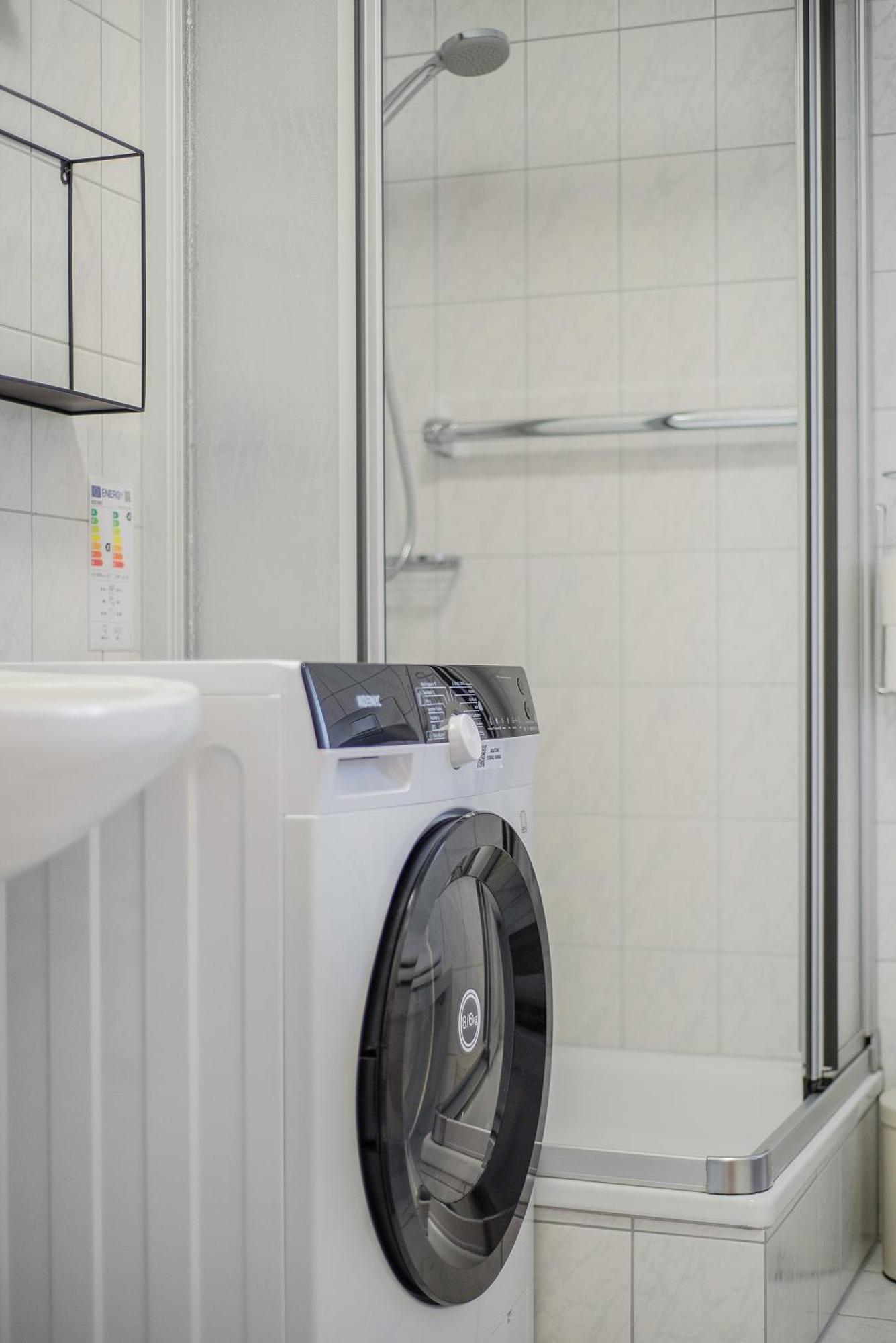Fewo-lavees Moderne Zentrale Nahe Omv Wacker Kliniken Burg -eigener Eingang-schluesselloser Check In * Burghausen